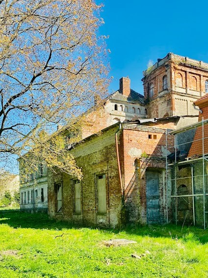 Pałac w Cecenowie